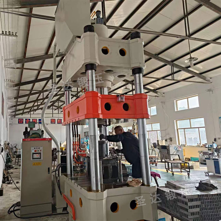 315噸鋁合金型材沖壓成型液壓機(jī) 315噸鋁合金型材沖壓成型液壓機(jī)
