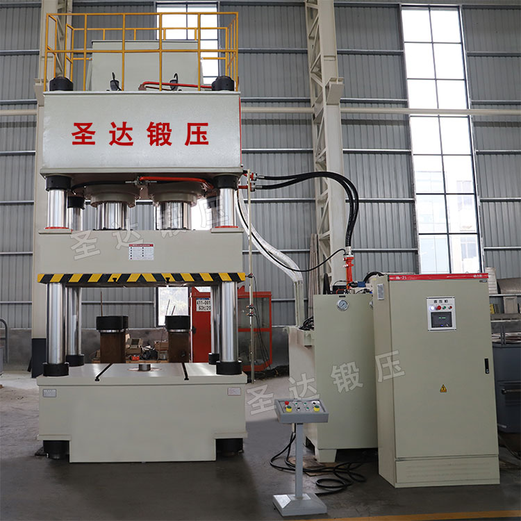 800噸三梁四柱液壓機(jī) 800噸三梁四柱液壓機(jī)