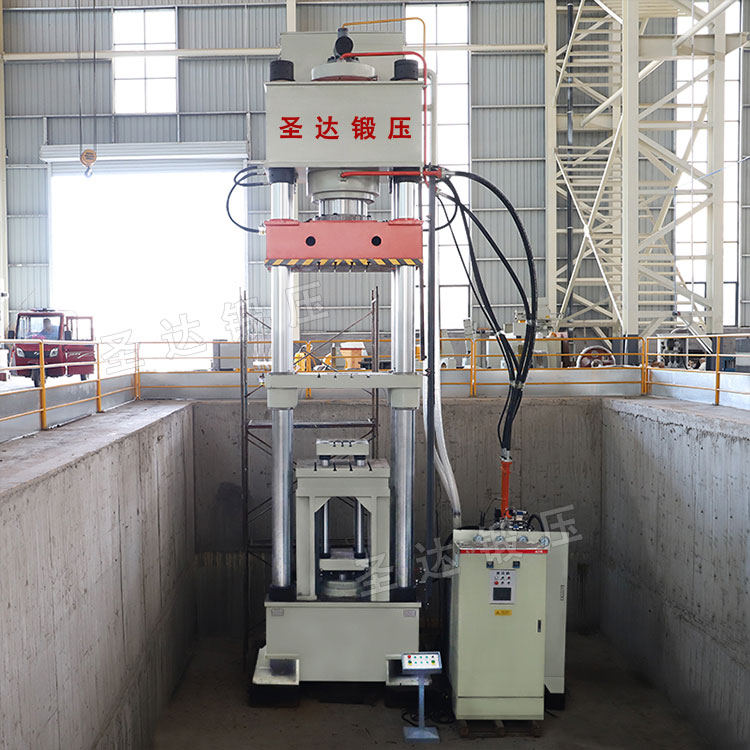 800噸四梁四柱液壓機(jī) 800噸四梁四柱液壓機(jī)