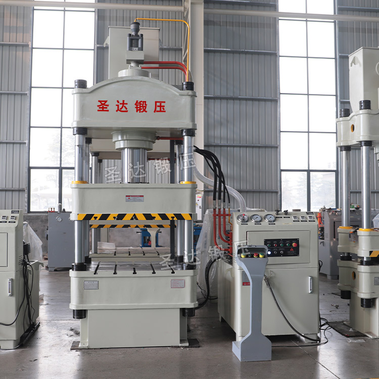 200噸三梁四柱液壓機(jī) 200噸三梁四柱液壓機(jī)